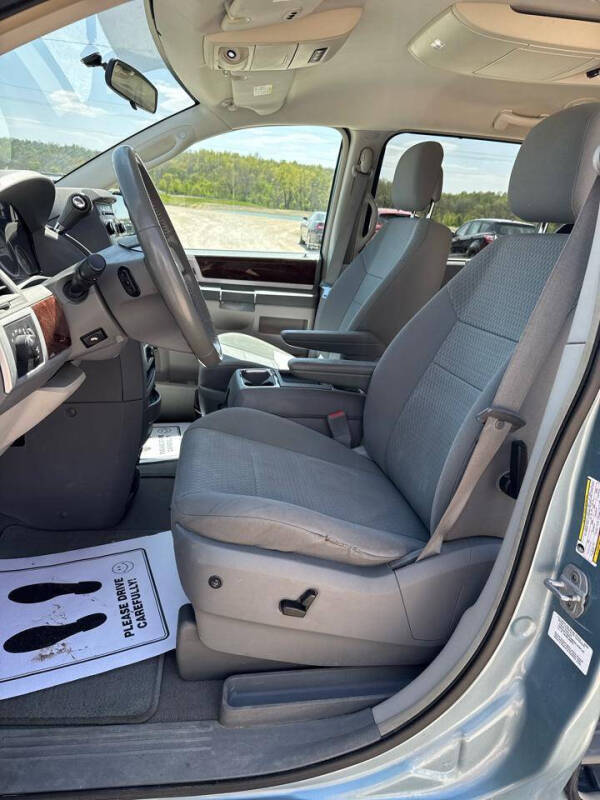 2010 Chrysler Town and Country Touring