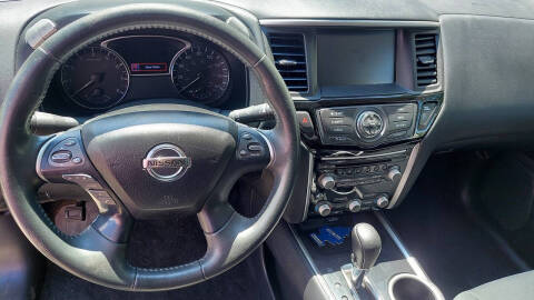 2018 Nissan Pathfinder SV