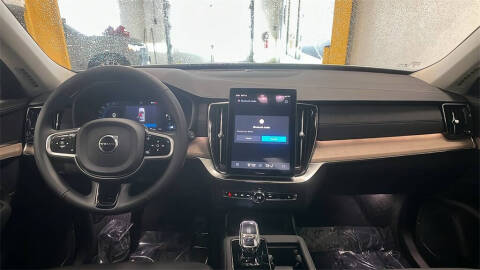 2025 Volvo XC90 B6 Plus Bright Theme 7P