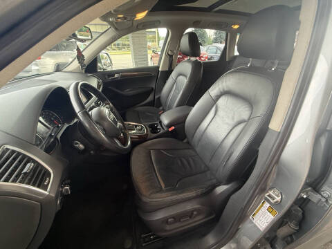 2011 Audi Q5 2.0T quattro Premium Plus