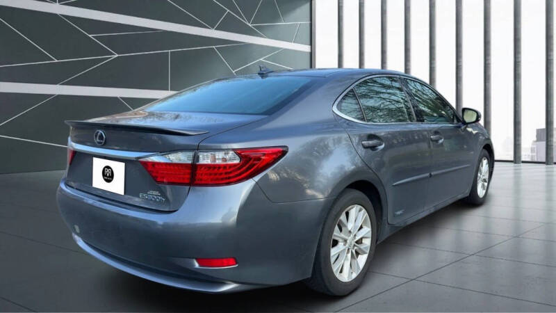 2013 Lexus ES 300h