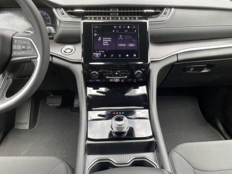2026 Jeep Grand Cherokee Laredo