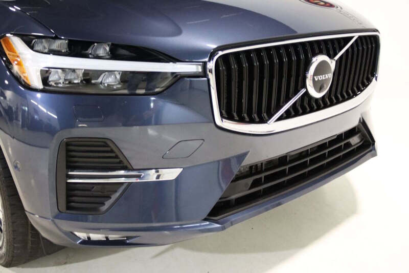 2022 Volvo XC60 B5 Momentum