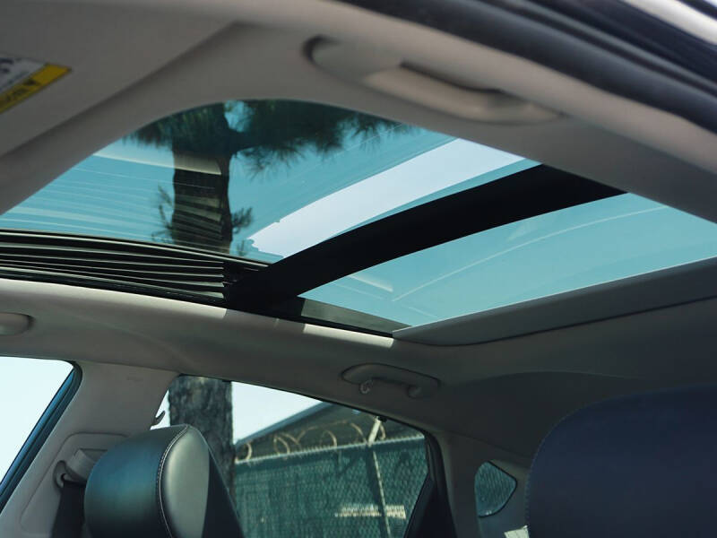 2017 Kia Cadenza Limited