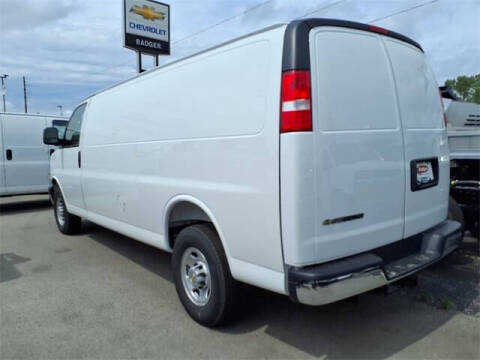 2025 Chevrolet Express 3500