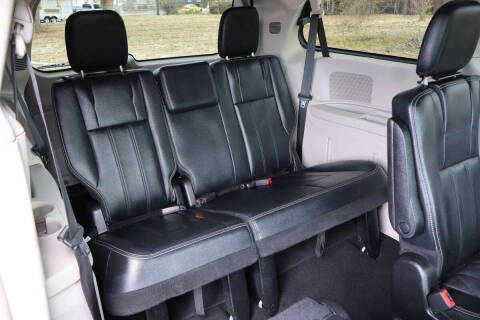 2013 Chrysler Town and Country Touring