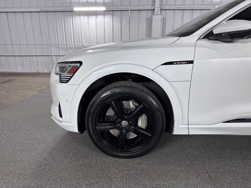 2019 Audi e-tron quattro Premium Plus