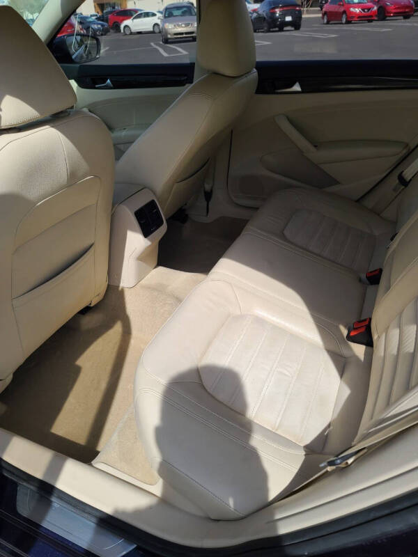 2014 Volkswagen Passat 1.8T SEL Premium PZEV