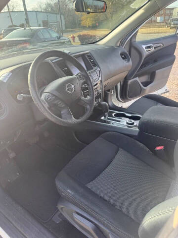 2017 Nissan Pathfinder Platinum