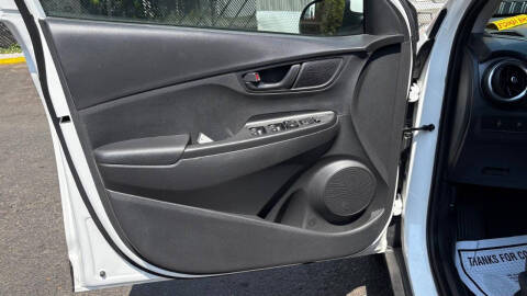 2022 Hyundai Kona SE