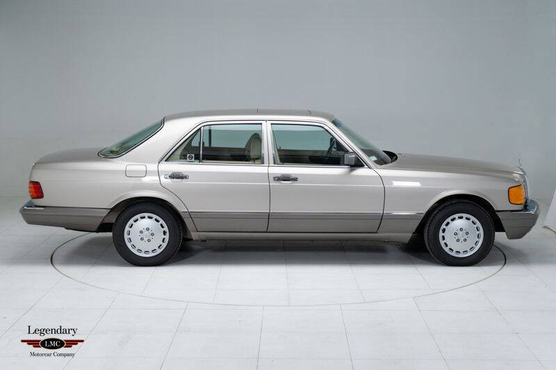 1991 Mercedes-Benz 300-Class