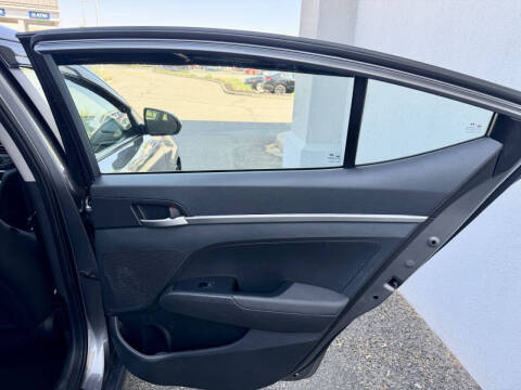 2019 Hyundai Elantra SE