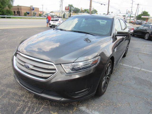 2017 Ford Taurus SEL's photo