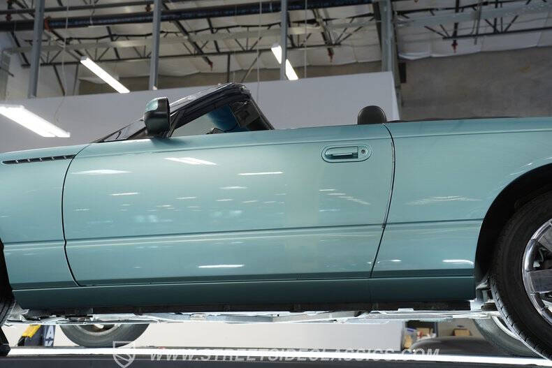2002 Ford Thunderbird Deluxe