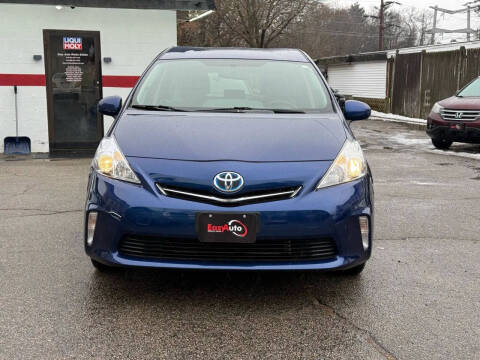 2013 Toyota Prius v Three