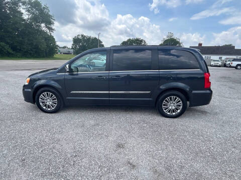 2014 Chrysler Town and Country Touring-L