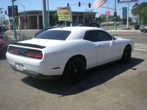2017 Dodge Challenger SXT