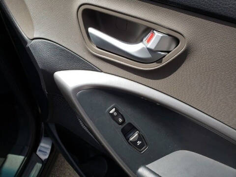 2016 Hyundai Santa Fe SE