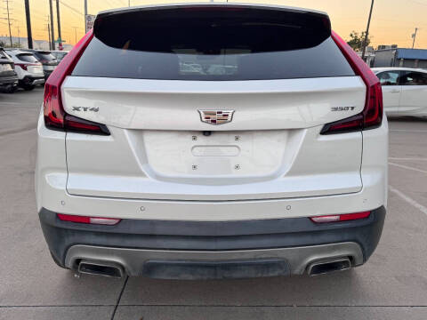 2022 Cadillac XT4 Premium Luxury
