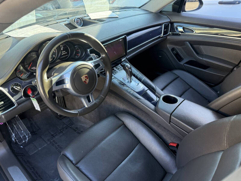 2016 Porsche Panamera Edition