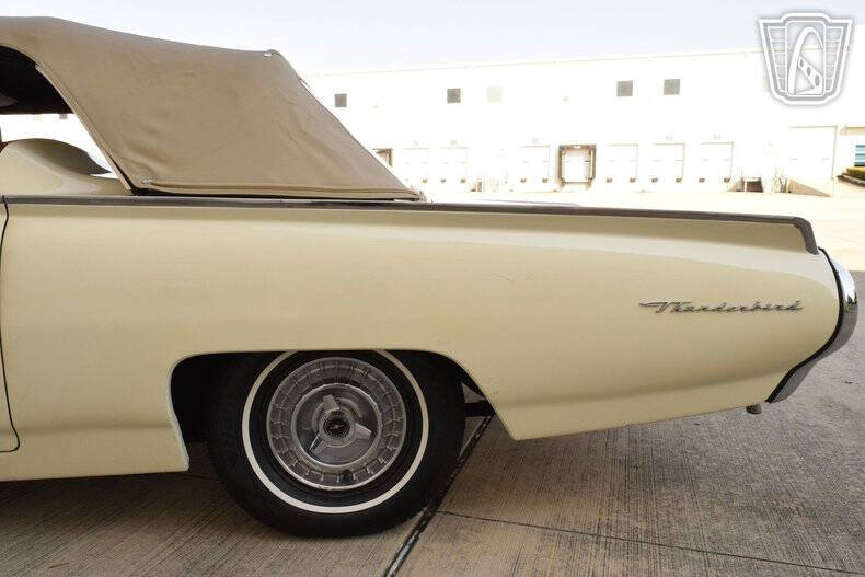 1963 Ford Thunderbird