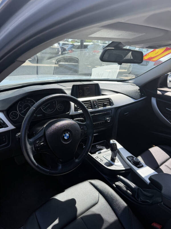 2014 BMW 3 Series 320i