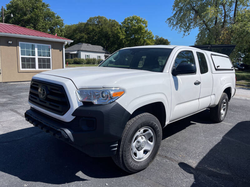 2018 Toyota Tacoma for sale at JE AUTO SALES LLC in Webb City MO