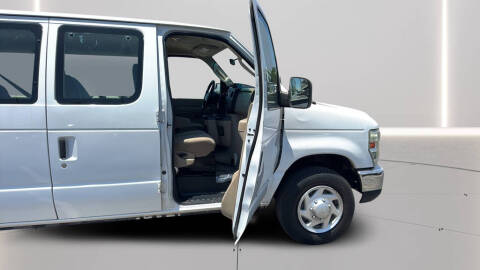2011 Ford E-Series E-350 SD XLT