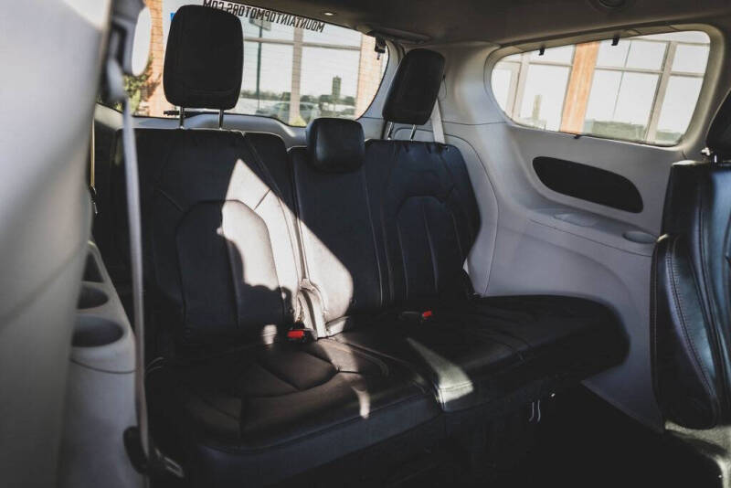 2019 Chrysler Pacifica Touring L