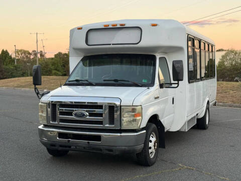 2010 Ford E-Series E-450 SD