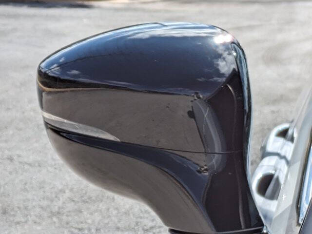 2025 Chrysler Voyager LX