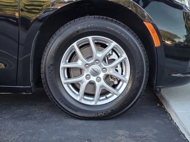 2024 Chrysler Pacifica Touring L