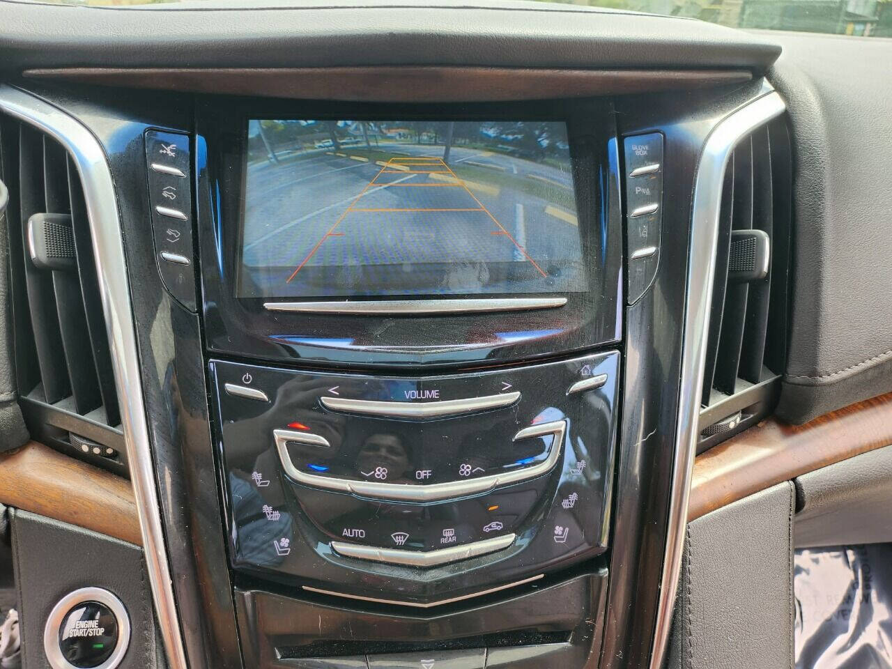 2015 CADILLAC Escalade SUV / Crossover - $36,995