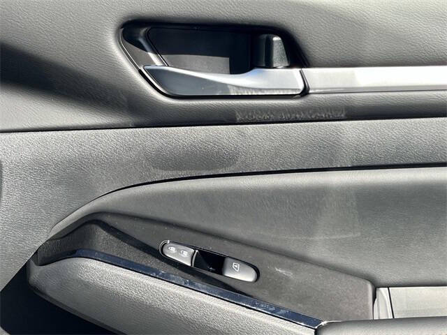 2025 Nissan Altima 2.5 SR