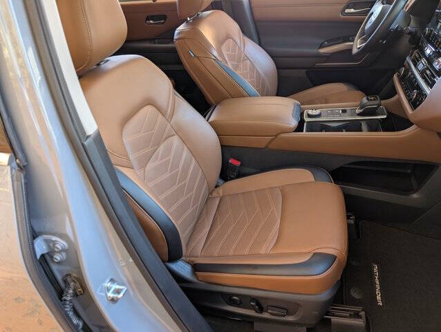 2025 Nissan Pathfinder Platinum