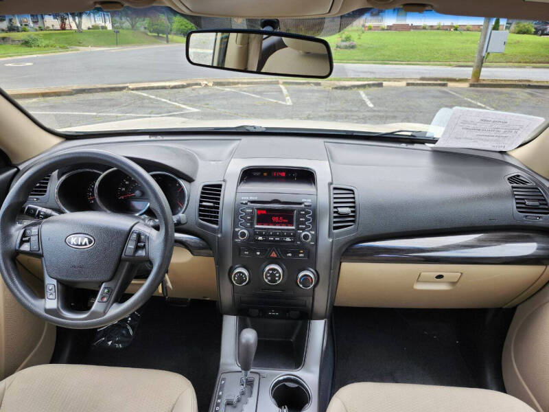 2011 Kia Sorento LX