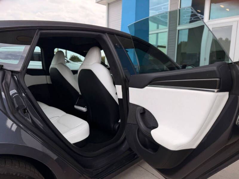 2022 Tesla Model S Plaid