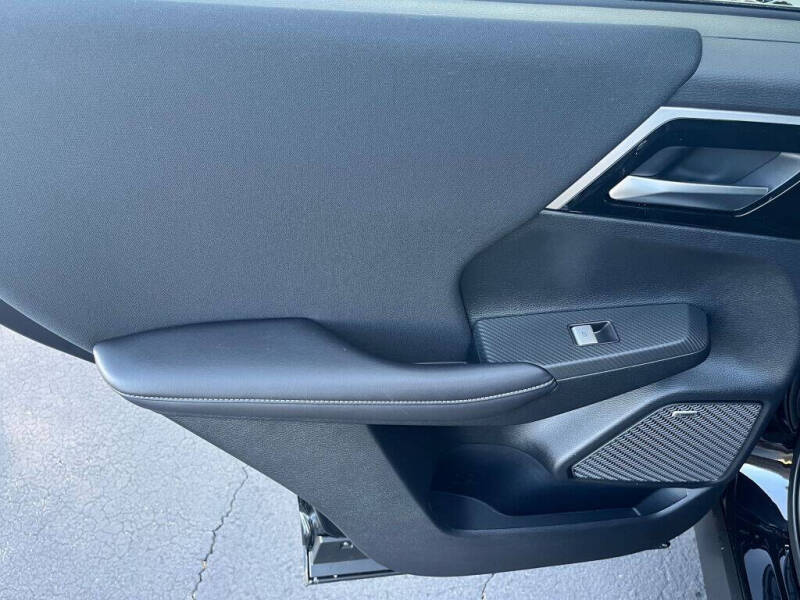 2026 Mitsubishi Outlander ES
