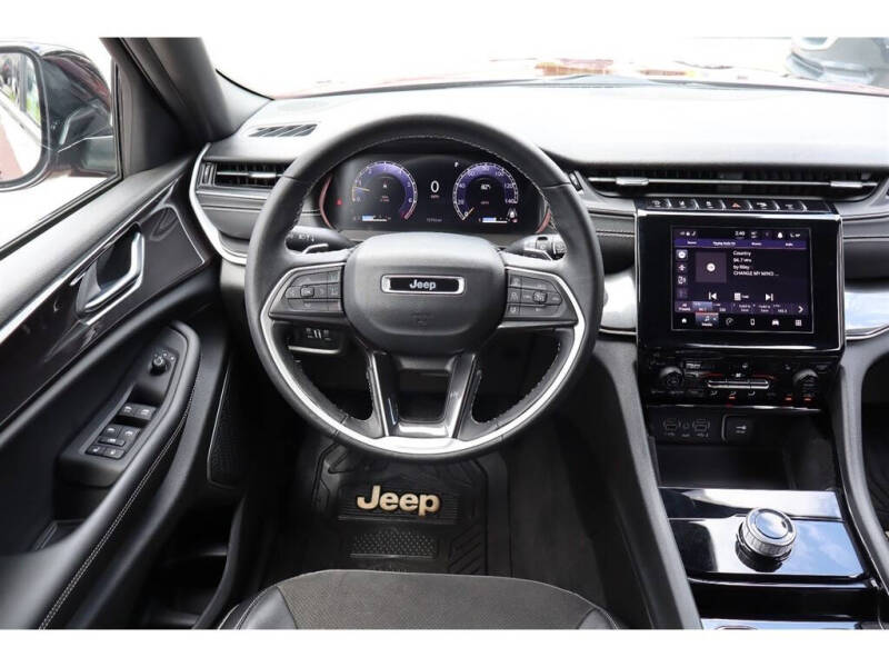 2022 Jeep Grand Cherokee Laredo