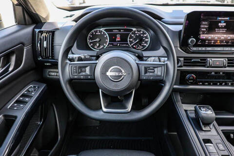 2025 Nissan Pathfinder S