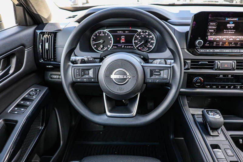 2025 Nissan Pathfinder S