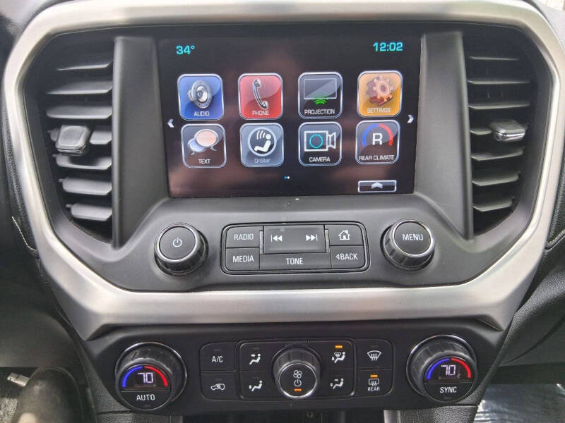 2017 GMC Acadia SLE-2