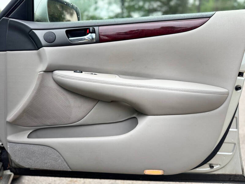 2004 Lexus ES 330