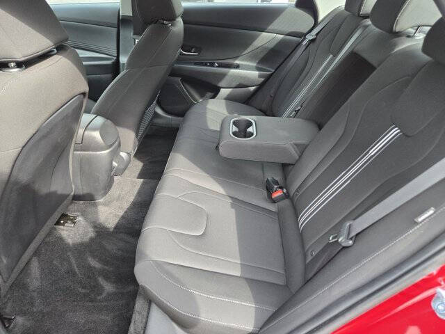2025 Hyundai Elantra SEL Convenience