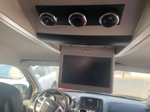 2014 Chrysler Town and Country Touring