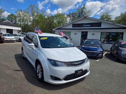 2017 Chrysler Pacifica Touring-L