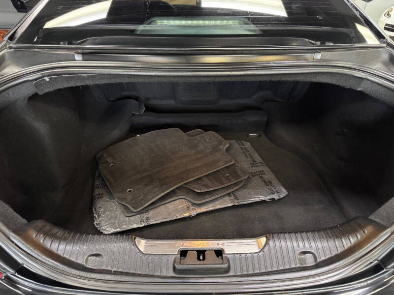 2016 Jaguar XJ R-Sport