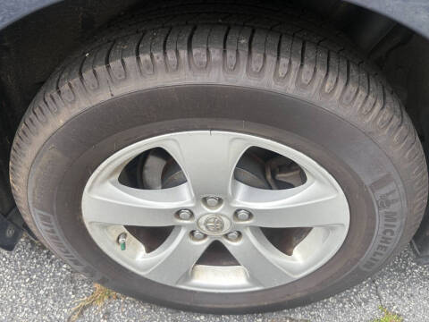 2012 Toyota Sienna LE 7-Passenger Auto Access Seat