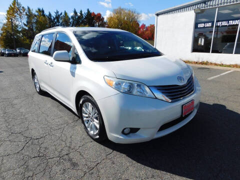 2015 Toyota Sienna XLE 8-Passenger