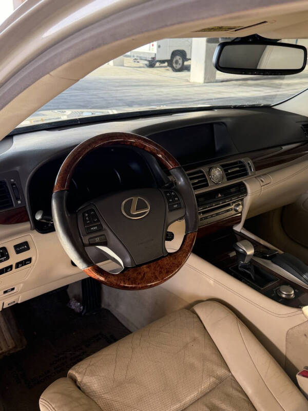 2014 Lexus LS 460